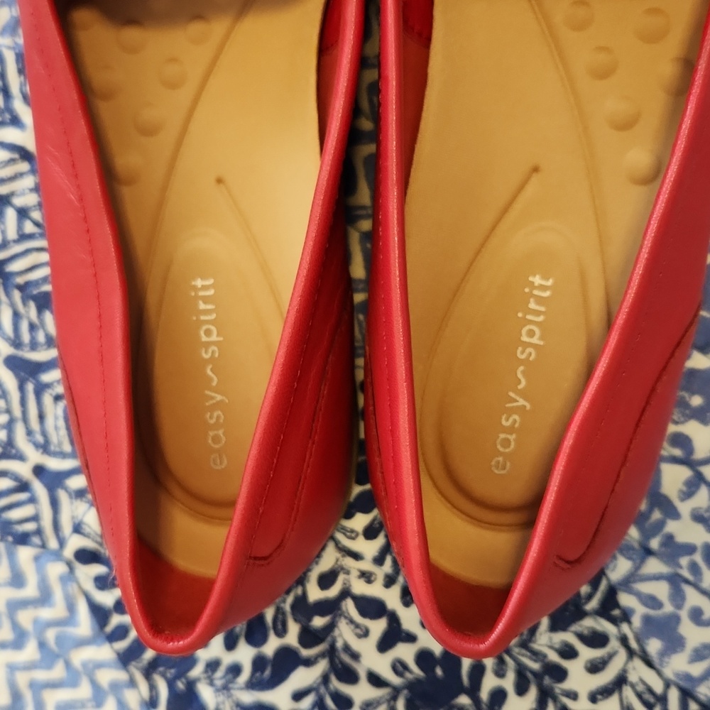 Easy Spirit Flats womens 6M - Picture 2 of 5
